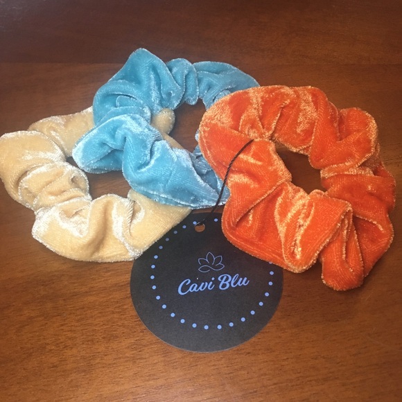 CaviBlu Accessories - Set of 3 Velour Hair Scrunchies